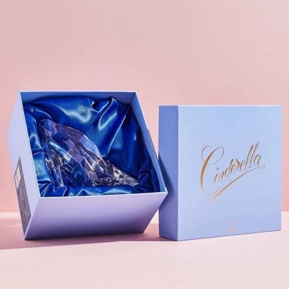 Disney✨Cinderella Glass Slipper✨LIMITED EDITION✨ Make Up Brush Storage - Picture 2 of 4